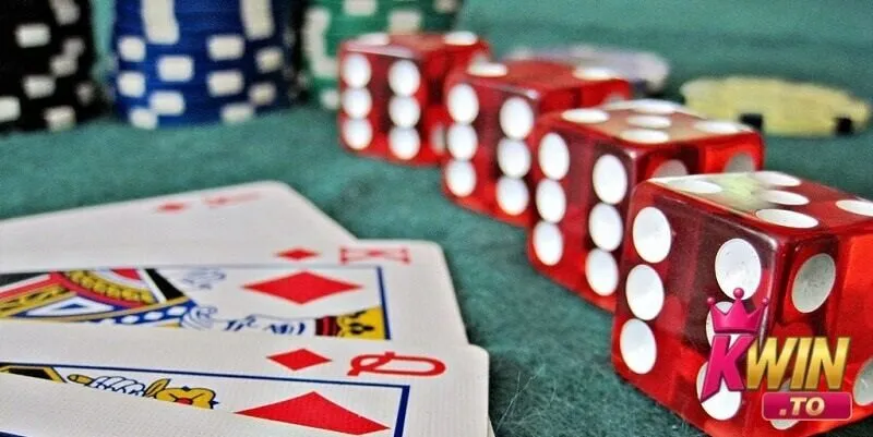 Bài Liêng Là Gì? Khám Phá Nguồn gốc ra đời bài liêng và Sức Hút Của Game Bài Dân Gian 2 luật chơi bài liêng cơ bản